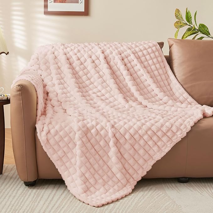 BEDELITE Pink Throw Blanket for Couch and Bed- Super Soft and Warm 3D Checkered Fluffy Fuzzy Fleece Blanket, Luxurious Plush Cozy Blanket for Room Decor Fall and Winter, 50x70 inches
