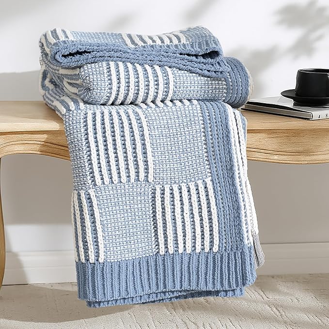 Amélie Home Knit Throw Blanket, Soft Chenille Cozy Breathable Pineapple Chunky Decorative Blanket for Couch, Bed & Sofa, French-Inspired Lightweight Warm Gift for Women, Washed Blue, 50"x60"