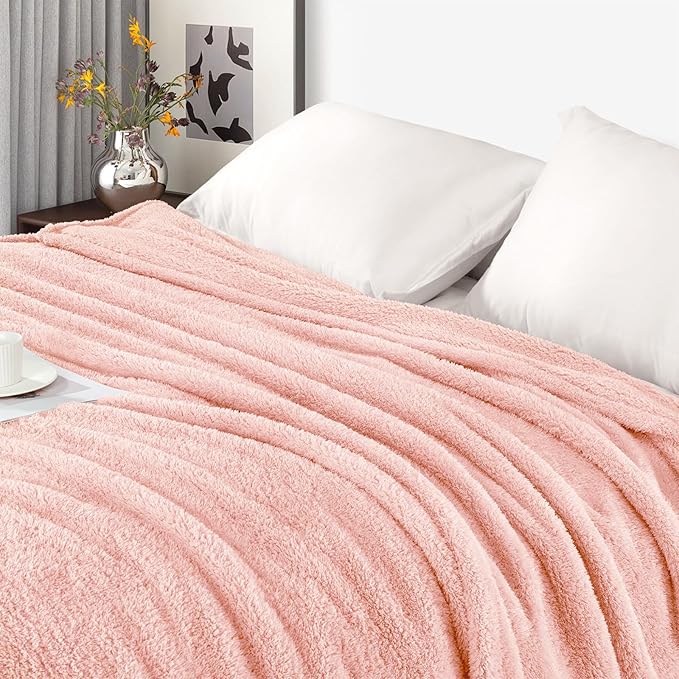 Exclusivo Mezcla Fleece Twin Size Bed Blanket, Ultra Soft, Lightweight and Fuzzy Light Pink Blanket for Women, Home Decor, 60x80 Inches