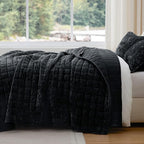 BEDELITE Velvet Quilt Set King Size - Luxury Velvet Comforter Bedding Set 3 Pieces, Lightweight Soft Cozy Shiny Black Oversized Bedspread Coverlet for All Seasons with 2 Pillow Shams
