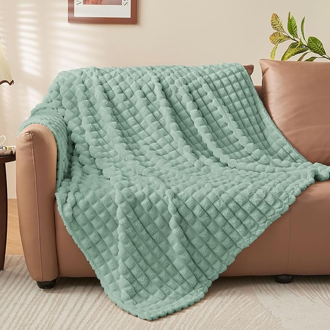 BEDELITE Sage Green Throw Blanket for Couch and Bed- Super Soft and Warm 3D Checkered Fluffy Fuzzy Fleece Blanket, Luxurious Plush Cozy Blanket for Room Decor Fall and Winter, 50x70 inches