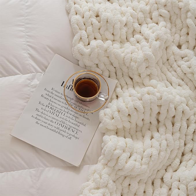 Luxury Chunky Knit Blanket Throw, Handmade Thick Chenille Yarn Throw 50x60, Cream Cable Knit Crochet Blanket, Decorative Cozy and Soft Crochet Throw Blanket for Couch Home Decor