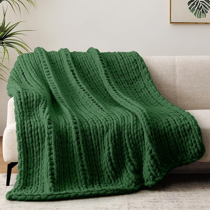 Negwoo Chunky Knit Throw Blanket, 30''*40'' Knitted Throw Chenille Yarn for Bed Couch, Handmade Grass Green Crochet Big Thick Blanket, Machine Washable Cute Comfy Blanket for Home Decor