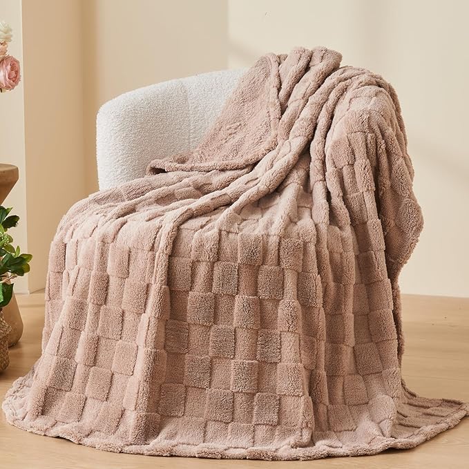 NEWCOSPLAY Super Soft Queen Blanket Taupe Premium Silky Flannel Fleece 3D Checkered Lightweight Bed Blanket All Season Use (Taupe Checkered, Queen(90"x90"))