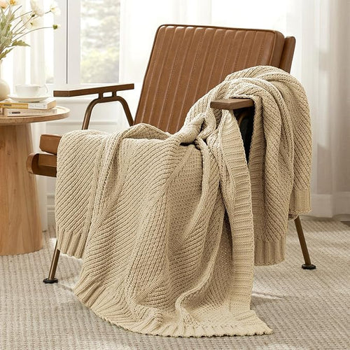 Amélie Home Knit Throw Blanket, Soft Chenille Cozy Breathable Chevron Chunky Decorative Blanket for Couch, Bed & Sofa, French-Inspired Lightweight Warm Gift for Women, Beige, 60"x80"