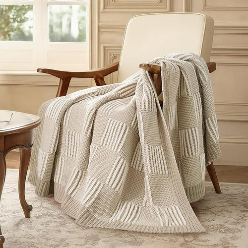 Amélie Home Knit Throw Blanket, Soft Chenille Cozy Breathable Pineapple Chunky Decorative Blanket for Couch, Bed & Sofa, French-Inspired Lightweight Warm Gift for Women, Beige, 60"x80"