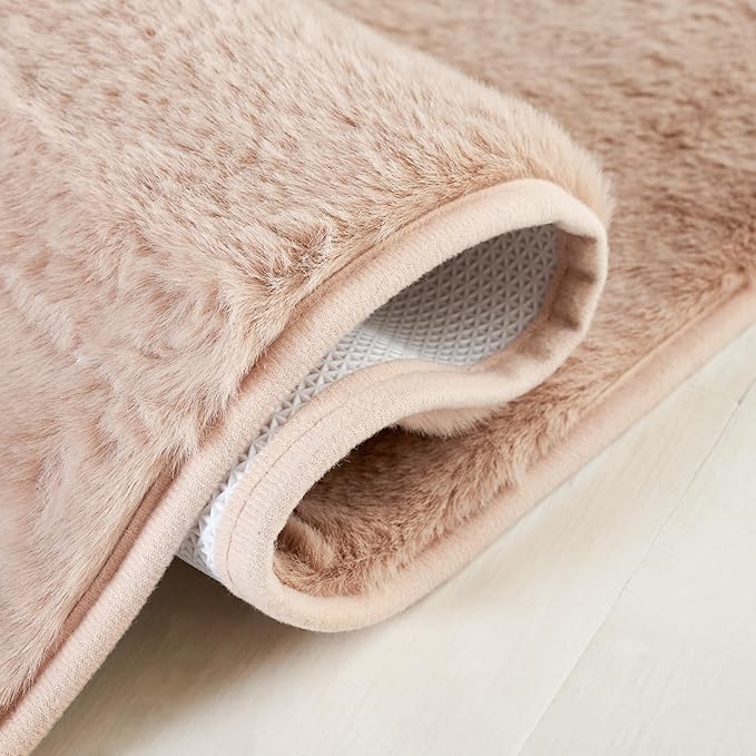 SAFAVIEH Washable Rug Faux Rabbit Fur Shag Collection - 6' Round, Beige, Slip Resistant & Easy Cleaning, Ideal for Living Room, Bedroom, Kids Playroom, Nursery, Dining Space (FRF976B)
