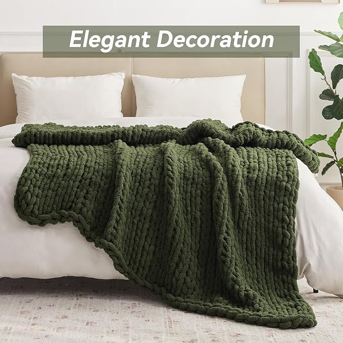Negwoo Chunky Knit Throw Blanket, 30''*40'' Knitted Throw Chenille Yarn for Bed Couch, Handmade Green Crochet Big Thick Blanket, Machine Washable Cute Comfy Blanket for Home Decor