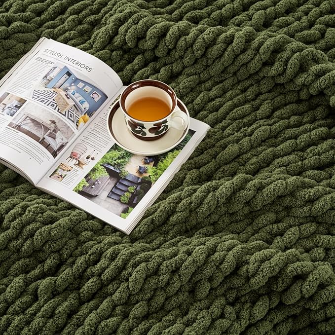 Ultra Soft Chunky Knit Throw Blanket 50x70 Hand Knitted Warm Chenille Throw Blanket, Home Decor Soft Thick Yarn Cable Knit Blanket Breathable Fleece Banket Christmas for Couch Bed Sofa Best Gift