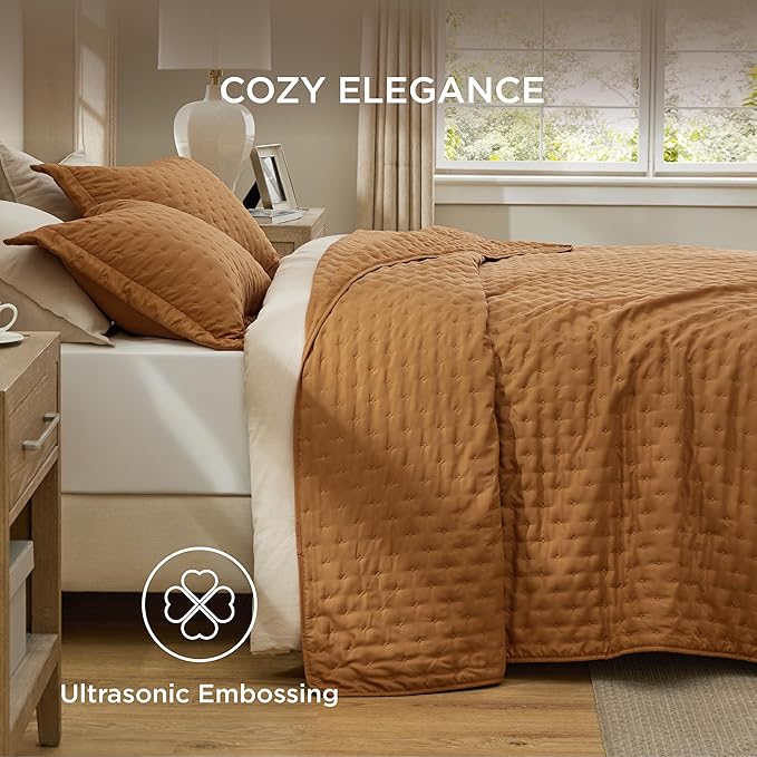 Bedsure Twin Quilt - Ultra Soft Twin XL Quilt Bedding for Dorm Decor, Lightweight All-Season Comforter, Honey Ginger Bedspread Coverlet with Clover Pattern, 68 x 86 Inches | Stitch-Free Quilting, Ultra Soft, Lightweight, Machine Washable, Pet-Friendly