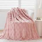 NEWCOSPLAY Super Soft Twin Blanket Pink Premium Silky Flannel Fleece 3D Checkered Lightweight Bed Blanket All Season Use (Pink Checkered, Twin(60"x80"))