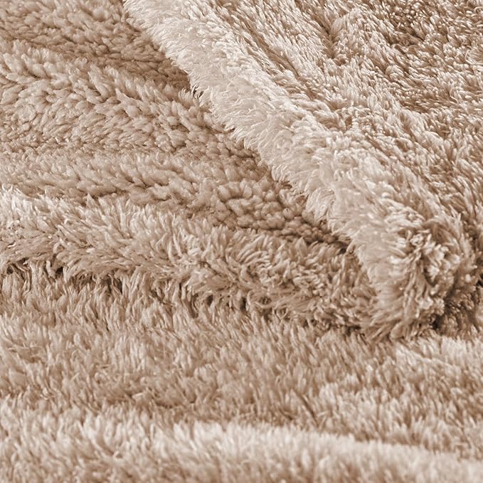 Exclusivo Mezcla Fleece Bed Blankets Queen Size, Ultra Soft, Lightweight and Fuzzy Camel Blanket for Women, Home Decor, 90x90 Inches