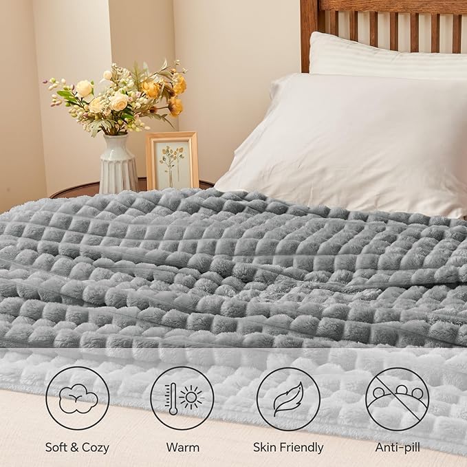 BEDELITE Grey Throw Blanket for Couch and Bed- Super Soft and Warm 3D Checkered Fluffy Fuzzy Fleece Blanket, Luxurious Plush Cozy Blanket for Room Decor Fall and Winter, 90x90 inches, Queen Size