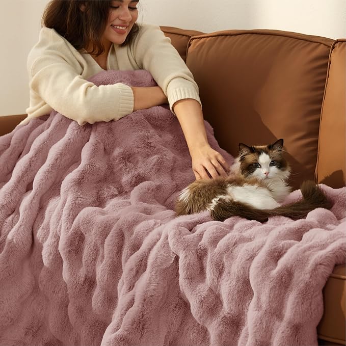 Bedsure GentleSoft Fluffy Fuzzy Twin Blanket, Soft Cozy Fleece Faux Fur Blanket, Pink Decorations Minky Velvet Couch Cover, Thick Warm Plush Women Men Birthday Gifts, 870GSM, Dusty Rose