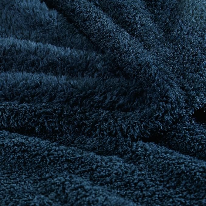 Exclusivo Mezcla Fleece King Size Bed Blanket, Ultra Soft, Lightweight and Fuzzy Navy Blue Blanket for Women, Home Decor, 90x104 Inches