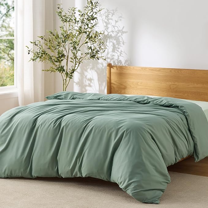 Bedsure Duvet Cover Queen - Only Includes 1 Duvet Cover (90"x90"), Hotel Luxury Soft Double Brushed All Season Bedding for Kids & Adults, Zipper Closure, Sage Green (No Comforter, No Pillow Shams)