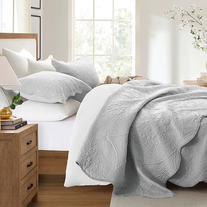 IR Imperial Rooms 10 Pack Twin Quilt Bedding Set (68" x 86") - Bulk Wholesale for Hotels, Guest Bedroom & Airbnbs - Lightweight Microfiber Reversible Floral Embossed Quilts Bedspreads (Silver)