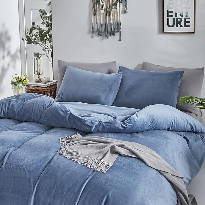 CLOTHKNOW Blue Velvet California King Comforter Set Fluffy Bedding Comforter Sets Soft Lake Blue Comforter with 2 x Pillow Cases