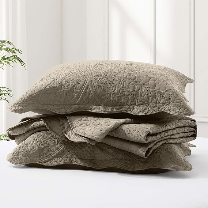 IR Imperial Rooms 8 Pack Quilt King Size Bedding (106" x 96") - Bulk Wholesale for Hotels, Guest Bedroom & Airbnbs - Lightweight Microfiber Reversible Floral Embossed Quilts Bedspreads (Beige)