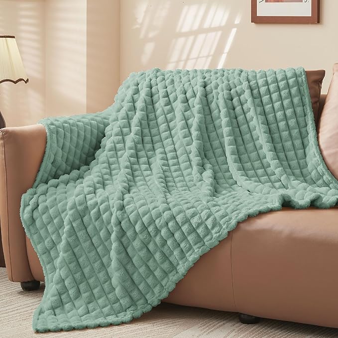 BEDELITE Sage Green Throw Blanket for Couch and Bed- Super Soft and Warm 3D Checkered Fluffy Fuzzy Fleece Blanket, Luxurious Plush Cozy Blanket for Room Decor Fall and Winter, 50x70 inches