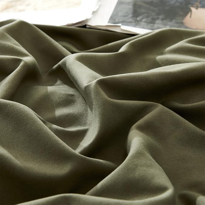 Luxlovery Olive Green Comforter Set Queen Army Green Bedding Comforter Set Blanket Quilts Avocado Breathable Soft Minimalist Comforters Set for Women Men