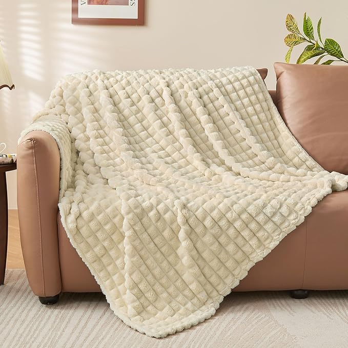 BEDELITE Beige Throw Blanket Twin Size for Bed- Super Soft and Warm 3D Checkered Fluffy Fuzzy Fleece Blanket, Luxurious Plush Cozy Blanket for Room Decor Fall and Winter, 60x80 inches