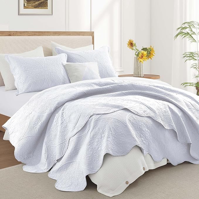 IR Imperial Rooms 10 Pack Twin Quilt Bedding Set (68" x 86") - Bulk Wholesale for Hotels, Guest Bedroom & Airbnbs - Lightweight Microfiber Reversible Floral Embossed Quilts Bedspreads (White)