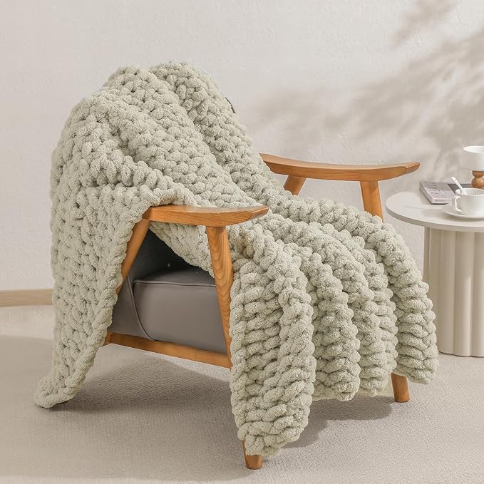 bearberry Chunky Knit Throw Blanket 50x60 Inches Handmade, Soft Jumbo Chenille Yarn with Cable Rope Knot Design | Thick Cozy Large Blanket for Couch, Sofa, Bed & Living Room Home Decor | Green