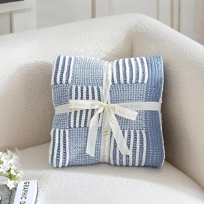 Amélie Home Knit Throw Blanket, Soft Chenille Cozy Breathable Pineapple Chunky Decorative Blanket for Couch, Bed & Sofa, French-Inspired Lightweight Warm Gift for Women, Washed Blue, 50"x60"