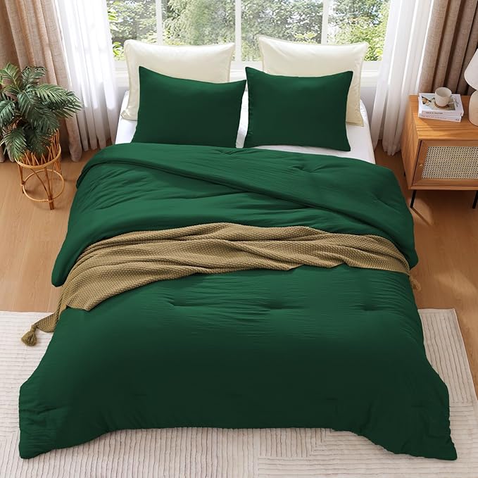 WRENSONGE King Size Comforter Set - 3 Pieces Emerald Green Comforter Prewashed Soft Lightweight for All Seasons,Fluffy Down Alternative Comforter King Size with 2 Pillow Shams
