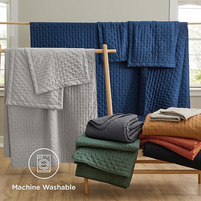 Bedsure Quilts Queen Size - Red Orange Bedspread Queen Size & Lightweight Comforter, Boho Coverlet with Clover Pattern, Ultra Soft All-Season Bedding, 90 x 96 Inches | Stitch-Free Quilting, Ultra Soft, Lightweight, Machine Washable, Pet-Friendly