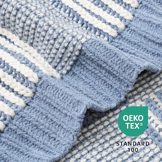 Amélie Home Knit Throw Blanket, Soft Chenille Cozy Breathable Pineapple Chunky Decorative Blanket for Couch, Bed & Sofa, French-Inspired Lightweight Warm Gift for Women, Washed Blue, 50"x60"