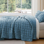 BEDELITE Velvet Quilt Set Queen Size - Luxury Velvet Comforter Bedding Set 3 Pieces, Lightweight Soft Cozy Shiny Dusty Blue Oversized Bedspread Coverlet for All Seasons with 2 Pillow Shams