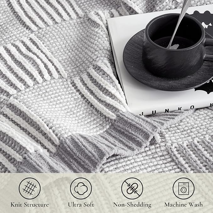 Amélie Home Knit Throw Blanket, Soft Chenille Cozy Breathable Pineapple Chunky Decorative Blanket for Couch, Bed & Sofa, French-Inspired Lightweight Warm Gift for Women, Gray, 50"x60"