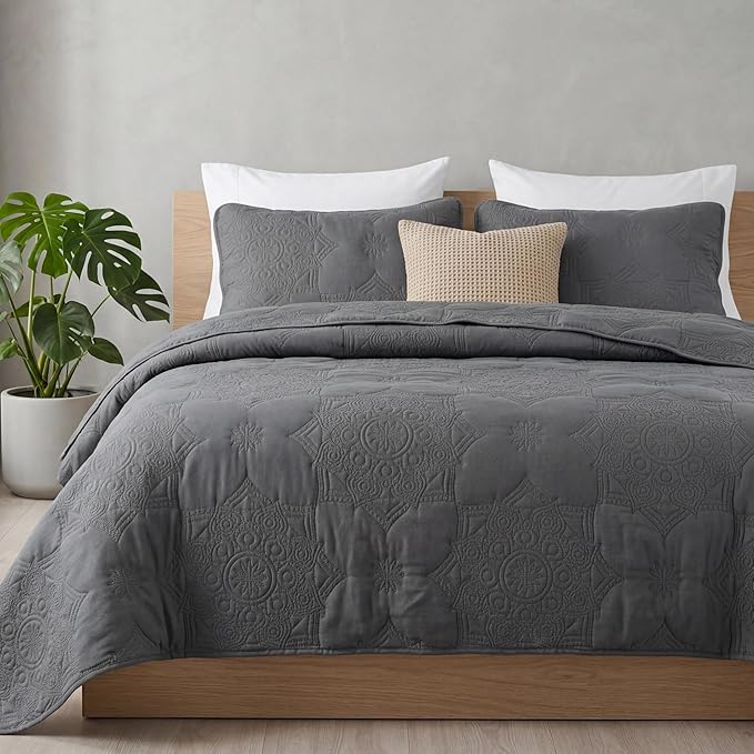 Bedsure King Quilt - Dark Grey Bedspread King Size & Lightweight Comforter, Modern Coverlet with Mandala Pattern, Ultra Soft All-Season Bedding, 106 x 96 Inches | Stitch-Free Quilting, Ultra Soft, Lightweight, Machine Washable, Pet-Friendly