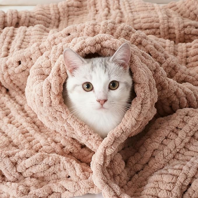 Battilo Chunky Knit Throw Blanket for Couch, 50"x60", Pink Chenille Throw Blanket, Super Soft Cozy Warm Cable Knitted Blankets for Bed, Sofa, Living Room