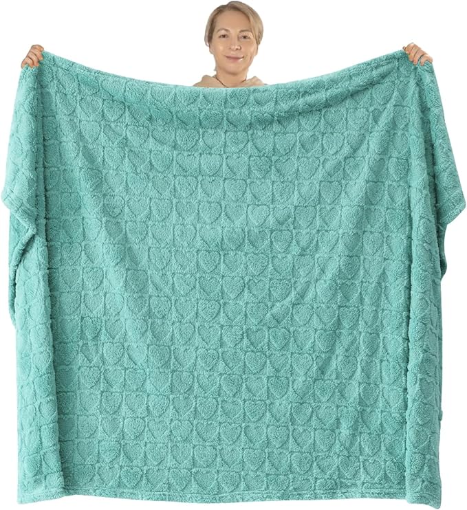 NEWCOSPLAY Super Soft Twin Blanket Sage Green Love Premium Silky Flannel Fleece 3D Heart Checkered Lightweight Bed Blanket All Season Use (Sage Green Love, Twin(60"x80"))