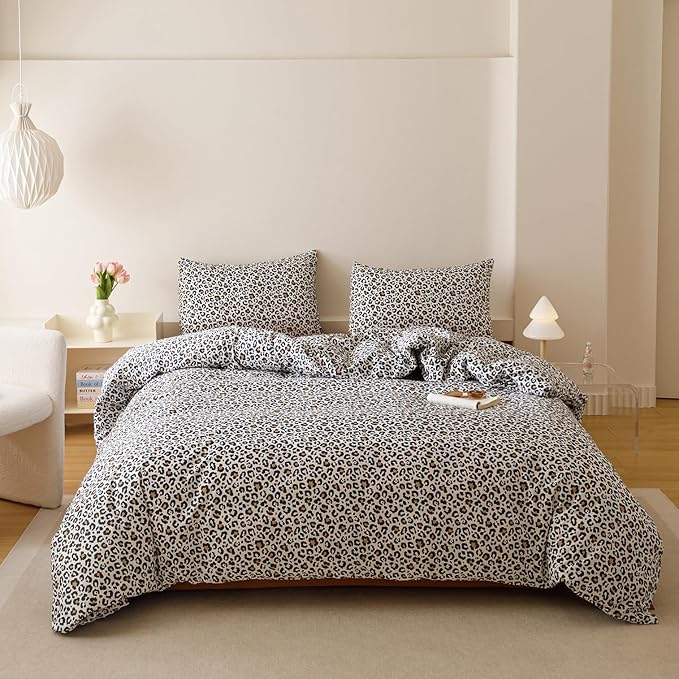 Luxlovery Leopard Comforter Set Queen Animal Cheetah Printed Comforter Black White Bedding Set Fluffy Soft Blanket Quilts with 2 Pillowcases for Women Men Queen Bed