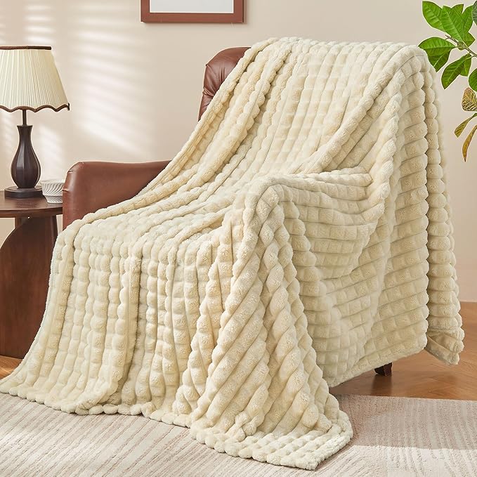 BEDELITE Beige Throw Blanket Twin Size for Bed- Super Soft and Warm 3D Checkered Fluffy Fuzzy Fleece Blanket, Luxurious Plush Cozy Blanket for Room Decor Fall and Winter, 60x80 inches