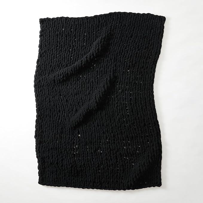 WESHIONGOO Chunky Knit Blanket Throw 51"×63" Knitted Throw Blankets for Couch Bed Fluffy Soft Blanket with Jumbo Chenille Yarn Thick 100% Handmade (Black)