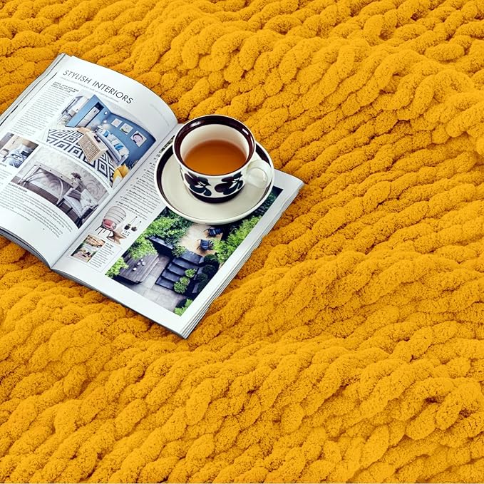Ultra Soft Chunky Knit Throw Blanket 40x50 Hand Knitted Warm Chenille Throw Blanket, Home Decor Soft Thick Yarn Cable Knit Blan ket Breathable Fleece Banket Christmas for Couch Bed Sofa Best Gift