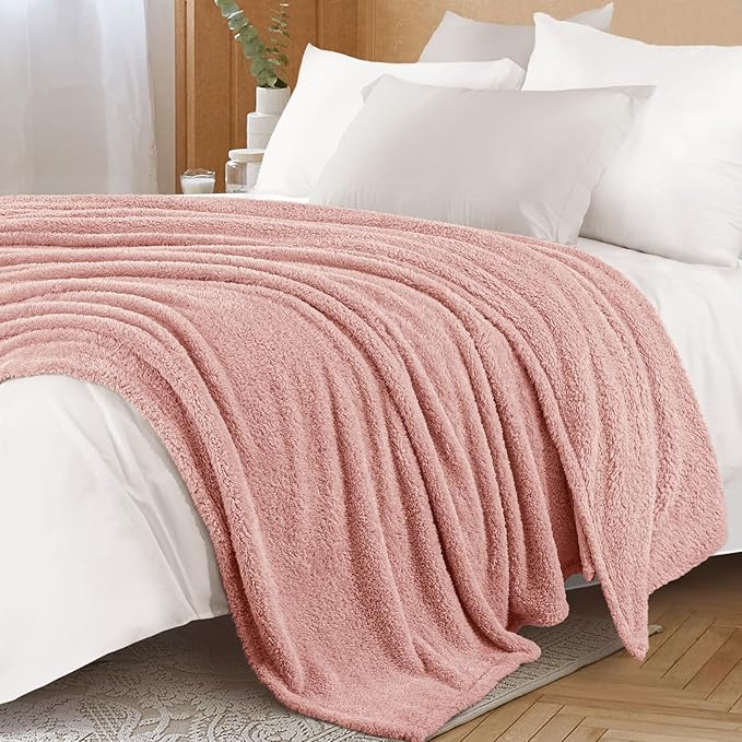 Exclusivo Mezcla Fleece Twin Size Bed Blanket, Ultra Soft, Lightweight and Fuzzy Dusty Pink Blanket for Women, Home Decor, 60x80 Inches