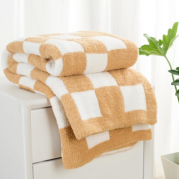 Carriediosa Checkered Throw Blanket 50" X 60", 400GSM Ultra Soft Microfiber Fuzzy Fluffy Reversible Cute Preppy Knitted Blankets Cozy Plush Fall Throws for Couch, Bed, Sofa, Tan Brown