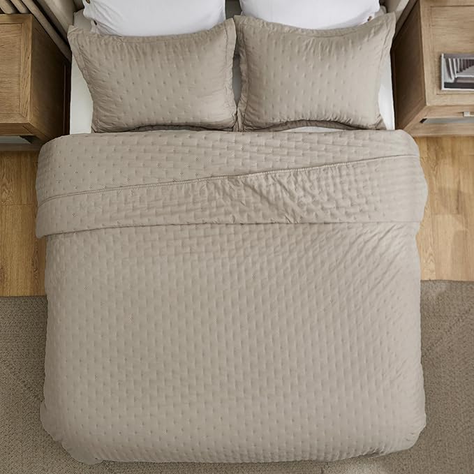 Bedsure Quilts Queen Size - Taupe Bedspread Queen Size & Lightweight Comforter, Modern Farmhouse Coverlet with Clover Pattern, Ultra Soft All-Season Bedding, 90 x 96 Inches | Stitch-Free Quilting, Ultra Soft, Lightweight, Machine Washable, Pet-Friendly
