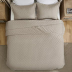 Bedsure Twin Quilt - Ultra Soft Twin XL Quilt Bedding for Dorm Decor, Lightweight All-Season Comforter, Taupe Bedspread Coverlet with Clover Pattern, 68 x 86 Inches | Stitch-Free Quilting, Ultra Soft, Lightweight, Machine Washable, Pet-Friendly