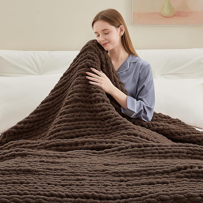 Negwoo Chunky Knit Throw Blanket, 40''*50'' Knitted Throw Chenille Yarn for Bed Couch, Handmade Dark Brown Crochet Big Thick Blanket, Machine Washable Cute Comfy Blanket for Home Decor