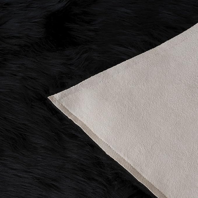 SAFAVIEH Faux Sheep Skin Collection Area Rug - 6' x 9', Black, Geometric Design, Plush 2.4 Inch Thick Ideal for High Traffic Areas in Living Room, Bedroom, Dining (FSS115B)