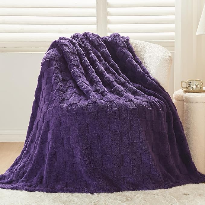 NEWCOSPLAY Super Soft Throw Blanket Purple Premium Silky Flannel Fleece 3D Checkered Lightweight Bed Blanket All Season Use (Purple Checkered, Throw(50"x70"))