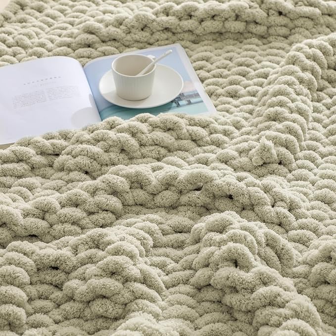 bearberry Chunky Knit Throw Blanket 60x80 Inches Handmade, Soft Jumbo Chenille Yarn with Cable Rope Knot Design | Thick Cozy Large Blanket for Couch, Sofa, Bed & Living Room Home Decor | Green