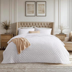 Bedsure Quilts Queen Size - Bright White Bedspread Queen Size & Lightweight Comforter, Modern Coverlet with Clover Pattern, Ultra Soft All-Season Bedding, 90 x 96 Inches | Stitch-Free Quilting, Lightweight, Summer Bedding Set, Machine Washable, Pet-Fri...